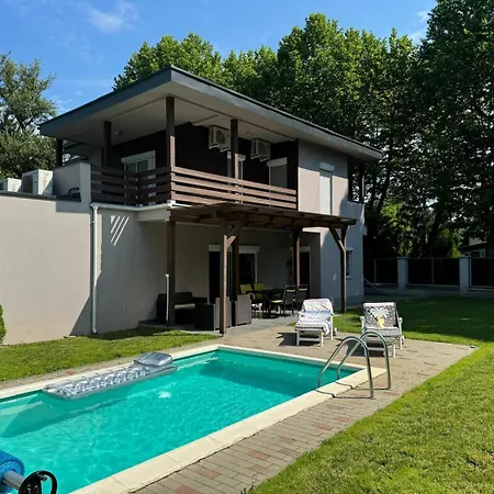 Prázdninový dům Luxury With Pool Siófok